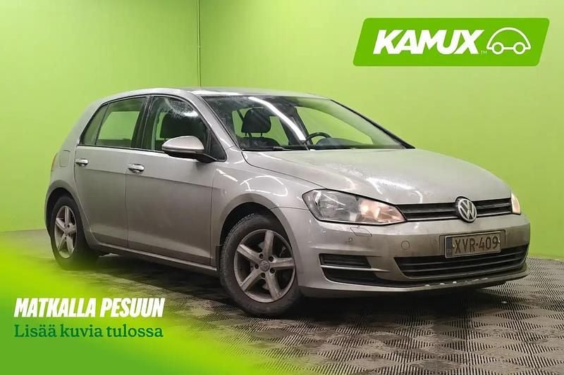 Käytetty VW Golf VII Comfortline 122 HP (89 kW) 2014 Hopea / harmaa Sedan