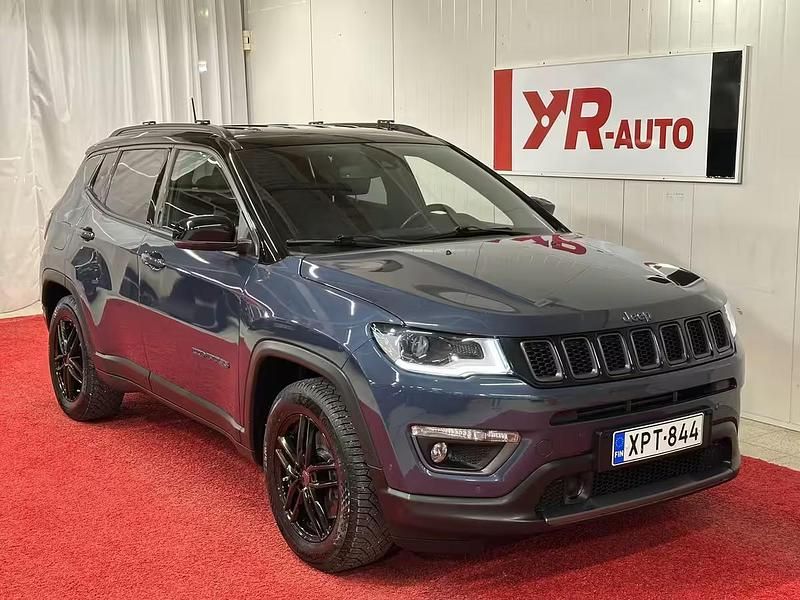 Sininen Käytetty 2020 Jeep Compass Katumaasturi | 22 900 € (Perustarjous) - Kuva 1/4