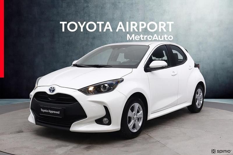 Käytetty Toyota Yaris Hybrid Active 116 HP (85 kW) 2023 Valkoinen Viistoperä