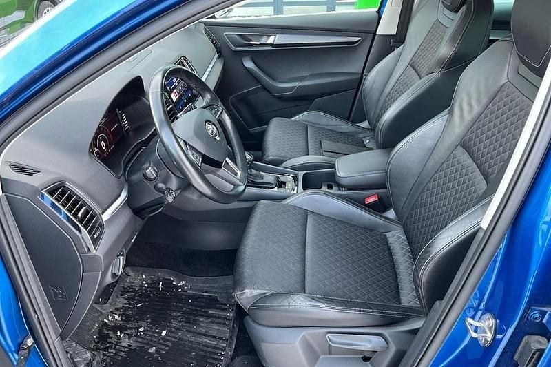 Käytetty Skoda Karoq Business Line 150 HP (110 kW) 2020 Sininen Katumaasturi