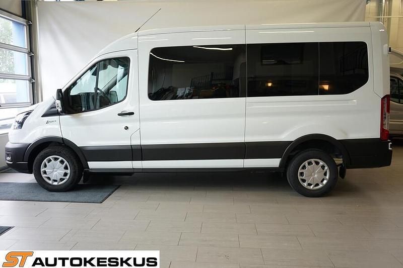 Valkoinen Uusi 2025 Ford Transit Trend Katumaasturi | 79 900 € - Kuva 1/4