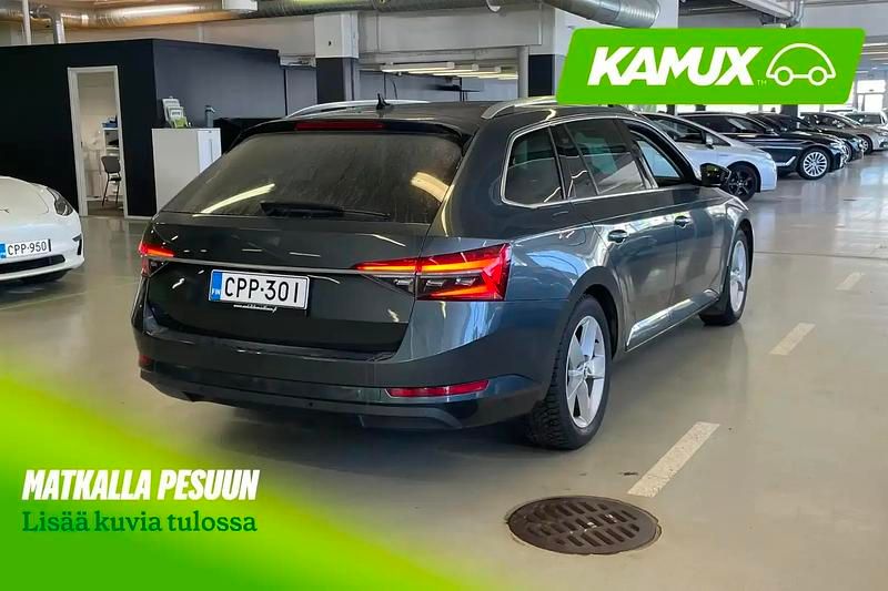 Käytetty Skoda Superb Style 156 HP (114 kW) 2021 Hopea / harmaa Farmari