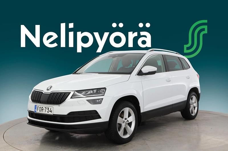 Käytetty Skoda Karoq Business Line 150 HP (110 kW) 2021 Valkoinen Katumaasturi