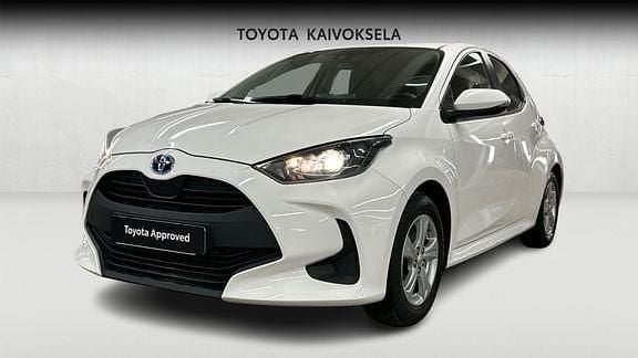 Käytetty Toyota Yaris Active 114 HP (83 kW) 2023 Valkoinen Viistoperä