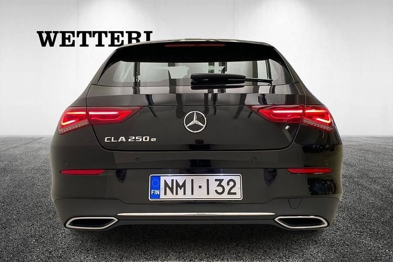 Käytetty Mercedes CLA250e Business 160 HP (117 kW) 2022 Musta Sedan