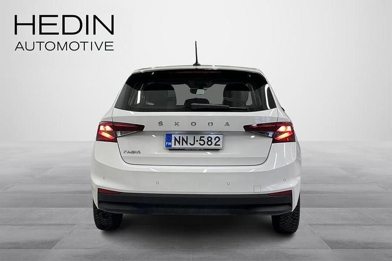 Käytetty Skoda Fabia Essence 95 HP (69 kW) 2023 Valkoinen Viistoperä