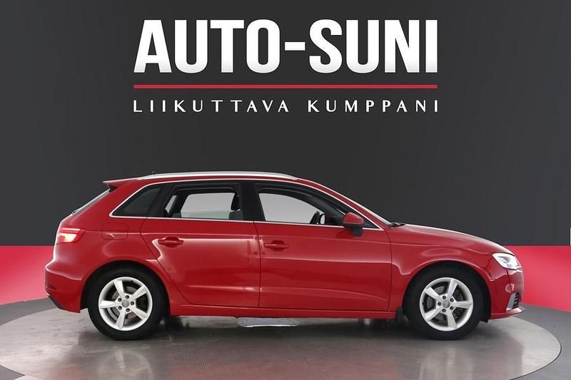 Käytetty Audi A3 Sportback Business 150 HP (110 kW) 2018 Punainen Viistoperä