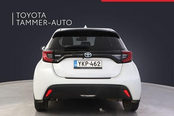 Käytetty Toyota Yaris Style 114 HP (83 kW) 2021 Valkoinen Viistoperä
