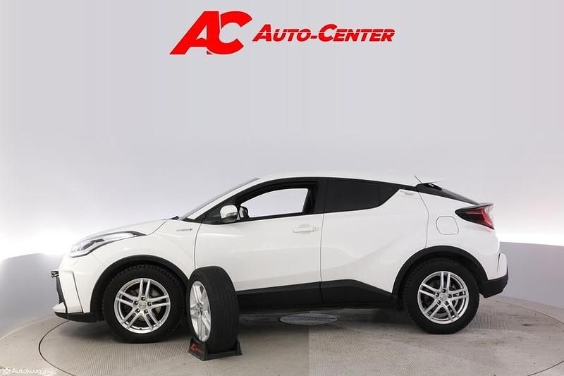Käytetty Toyota C-HR Active 122 HP (89 kW) 2021 Valkoinen Katumaasturi