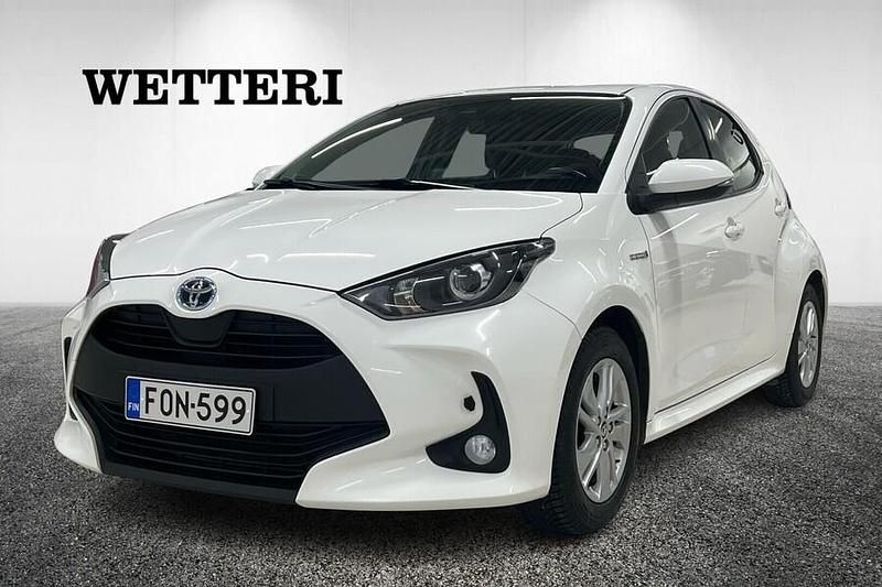 Käytetty Toyota Yaris Hybrid Active 116 HP (85 kW) 2021 Viistoperä
