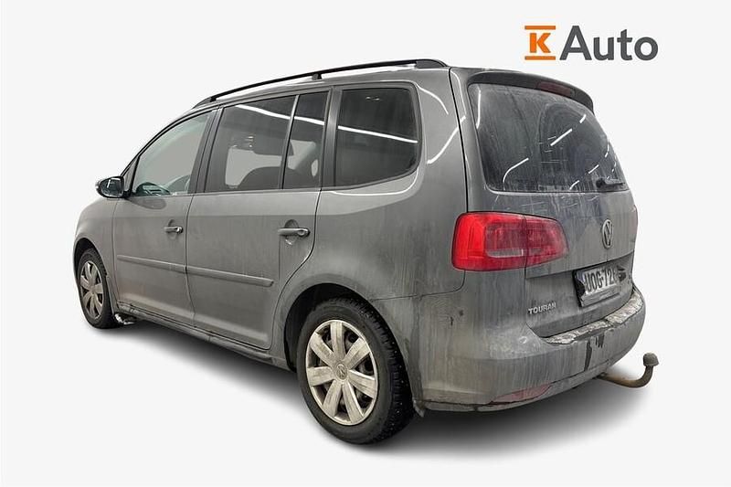 Käytetty VW Touran Comfortline 105 HP (77 kW) 2012 Harmaa Tila-auto