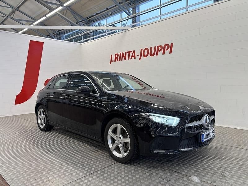 Käytetty 2022 Mercedes A250 Business Viistoperä | 25 880 € (Perustarjous) - Kuva 1/4