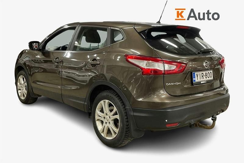 Käytetty Nissan Qashqai Acenta 114 HP (83 kW) 2014 Ruskea (beige) Katumaasturi