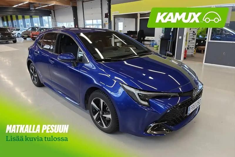 Käytetty Toyota Corolla Edition 140 HP (102 kW) 2024 Sininen Viistoperä