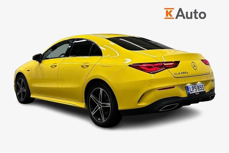 Käytetty Mercedes CLA250e Business 160 HP (117 kW) 2021 Sedan