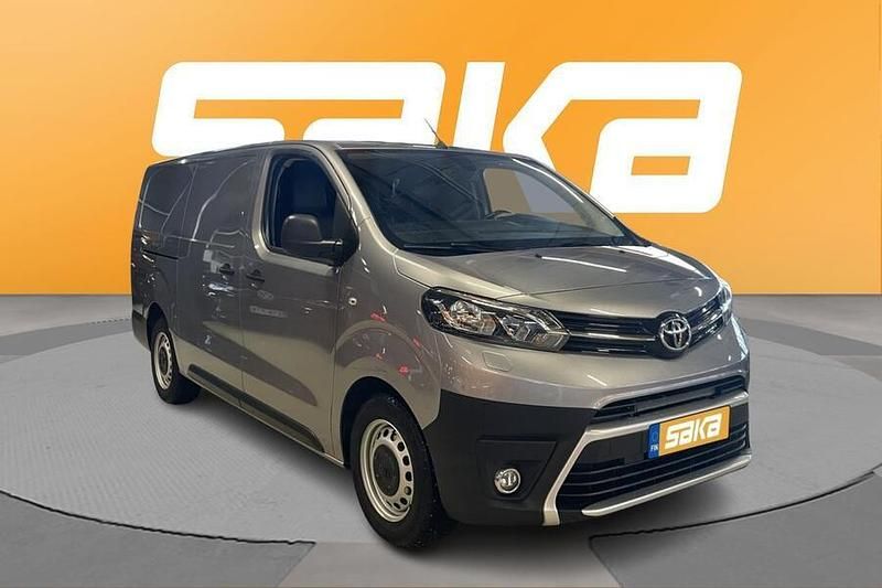 Käytetty Toyota Proace Edition 144 HP (105 kW) 2022 Tila-auto