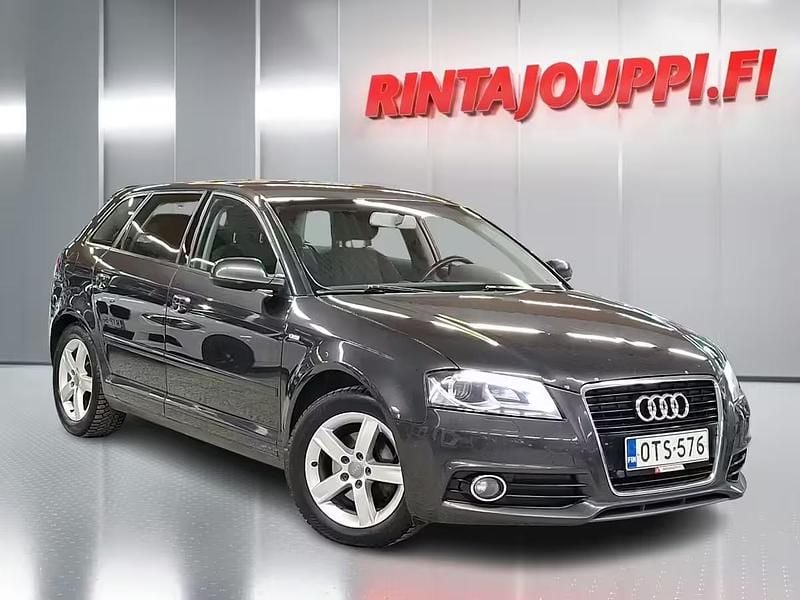Valkoinen Käytetty 2012 Audi A3 Business Sedan | 5 480 € (Supertarjous) - Kuva 1/4