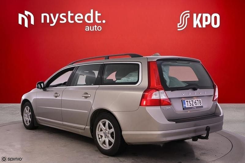 Käytetty Volvo V70 Momentum 175 HP (128 kW) 2010 Farmari