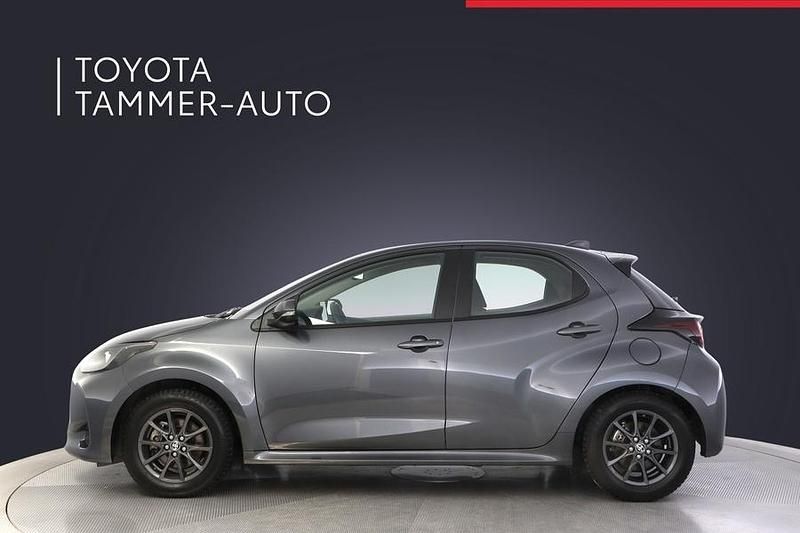 Käytetty Toyota Yaris Hybrid 116 HP (85 kW) 2024 Harmaa Viistoperä