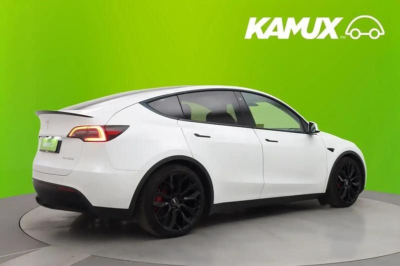 Käytetty Tesla Model Y Performance 392 kW (534 HP) 2023 Valkoinen Katumaasturi