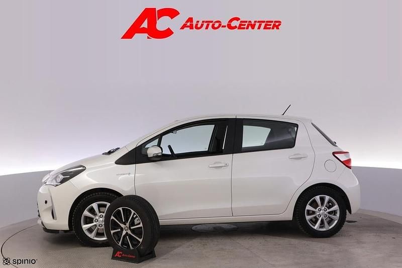 Käytetty Toyota Yaris Hybrid Active 101 HP (74 kW) 2018 Viistoperä