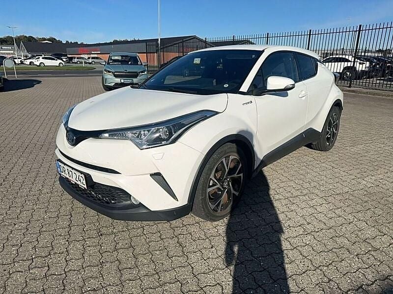 Valkoinen Käytetty 2019 Toyota C-HR Katumaasturi | 19 900 € (Hyvä tarjous) - Kuva 1/3