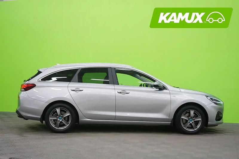 Käytetty Hyundai i30 Comfort 159 HP (116 kW) 2023 Hopea / harmaa Farmari