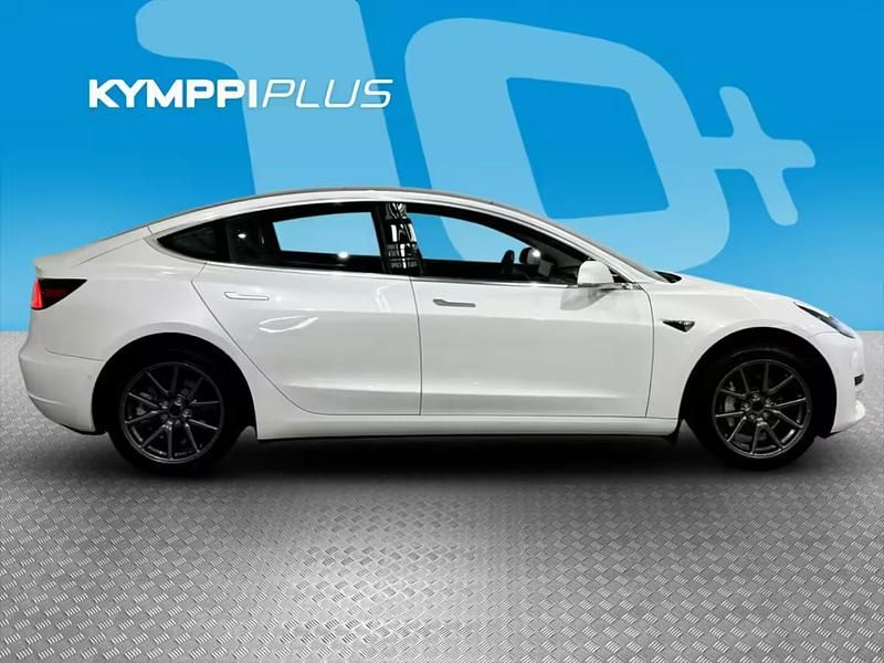 Käytetty Tesla Model 3 Standard Range Plus 239 kW (325 HP) 2020 Sedan
