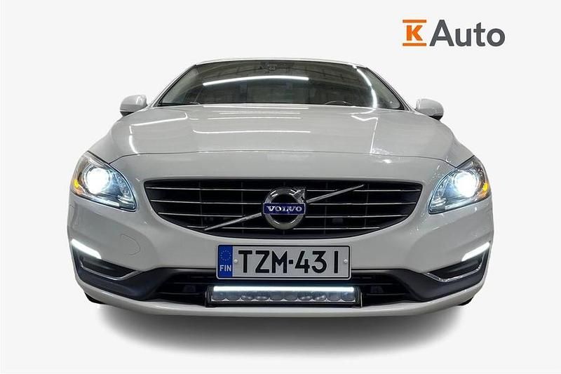 Käytetty Volvo S60 Business Edition 181 HP (133 kW) 2014 Valkoinen Sedan