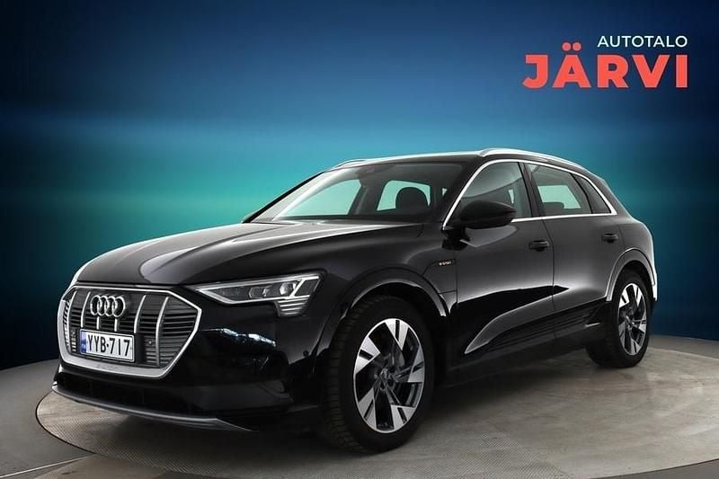 Käytetty Audi e-tron 230 kW (313 HP) 2020 Musta Katumaasturi