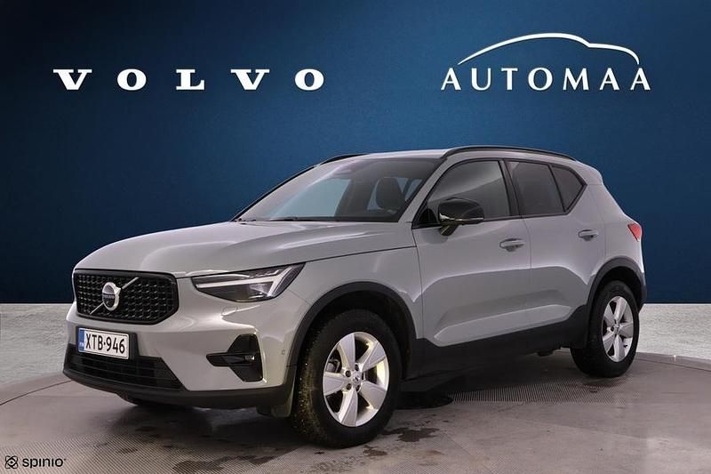Käytetty Volvo XC40 Plus 163 HP (119 kW) 2024 Harmaa Katumaasturi