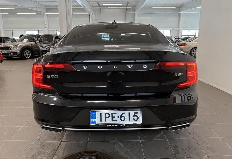 Käytetty Volvo S90 Inscription 320 HP (235 kW) 2018 Musta Sedan