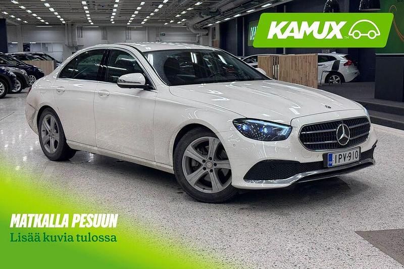 Valkoinen Käytetty 2020 Mercedes E220 Avantgarde Sedan | 34 990 € - Kuva 1/3