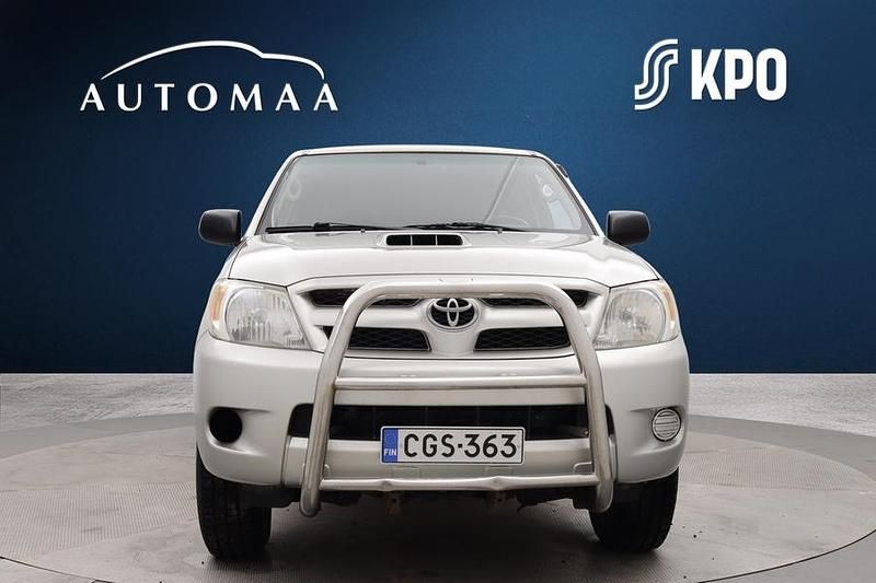 Käytetty Toyota HiLux 120 HP (88 kW) 2008 Hopea Nouto