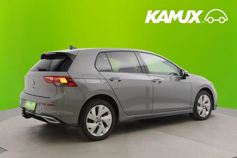 Käytetty VW Golf VIII Business 150 HP (110 kW) 2023 Hopea / harmaa Sedan