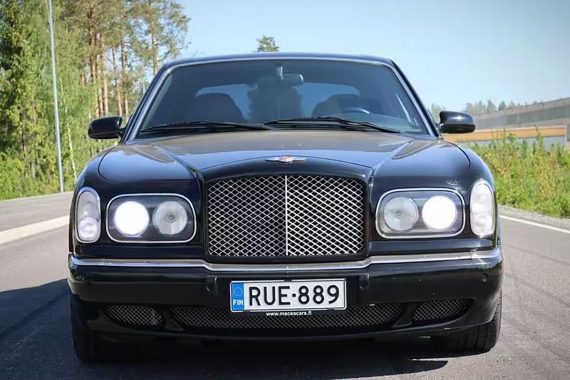 Käytetty Bentley Arnage 544 HP (400 kW) 2001 Musta Sedan