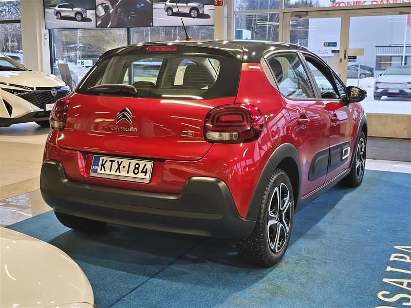 Käytetty Citroën C3 PureTech 83 HP (61 kW) 2020 Punainen Viistoperä