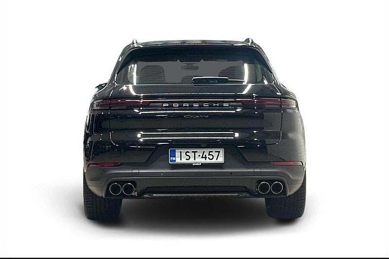 Käytetty Porsche Cayenne 471 HP (346 kW) 2025 Musta Katumaasturi
