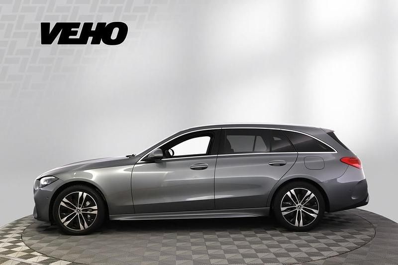 Käytetty Mercedes C300e Business 204 HP (150 kW) 2025 Harmaa Farmari