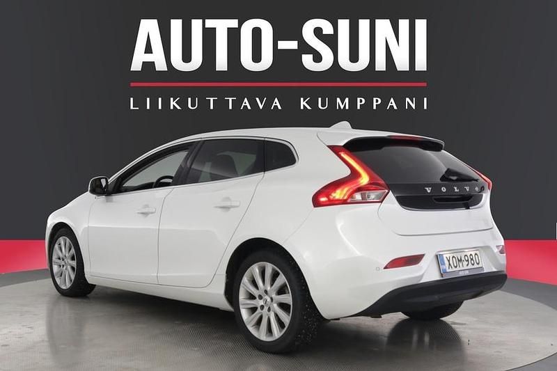 Käytetty Volvo V40 122 HP (89 kW) 2018 Valkoinen Viistoperä