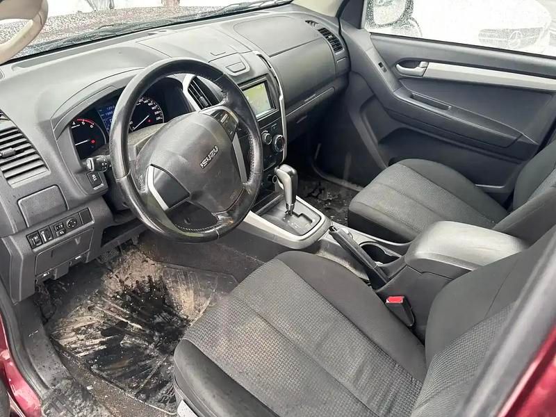 Käytetty Isuzu D-Max 163 HP (119 kW) 2015 Punainen Nouto