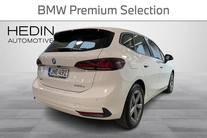 Käytetty BMW 225 Active Tourer 245 HP (180 kW) 2023 Tila-auto