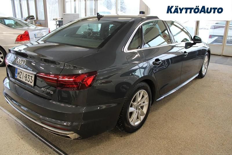 Käytetty Audi A4 Business 204 HP (150 kW) 2021 Harmaa Sedan