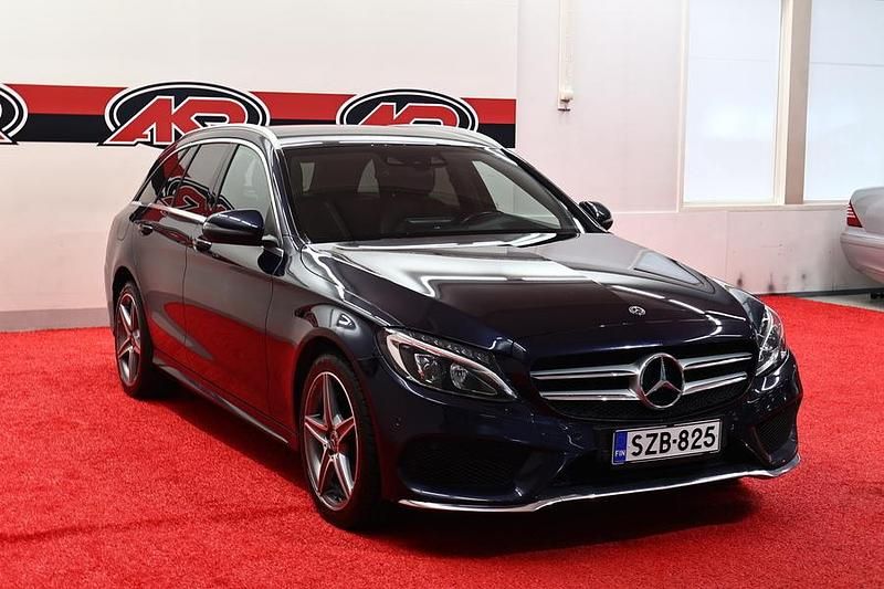 Käytetty Mercedes C200 Business 136 HP (100 kW) 2017 Sininen Farmari