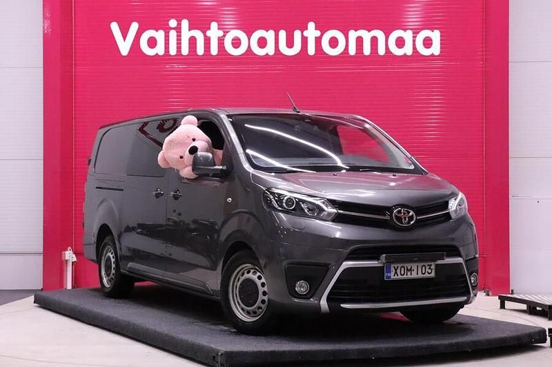 Käytetty Toyota Proace 177 HP (130 kW) 2018 Tila-auto