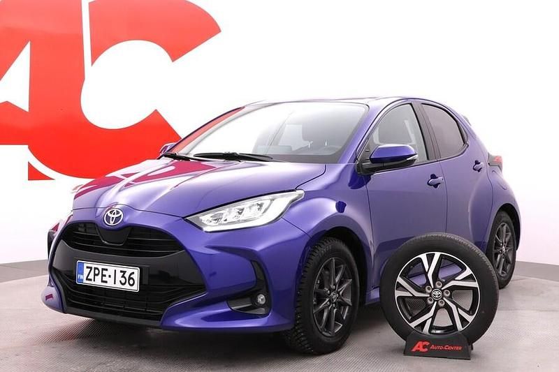 Sininen Käytetty 2024 Toyota Yaris Hybrid Edition Viistoperä | 23 990 € (Perustarjous) - Kuva 1/4