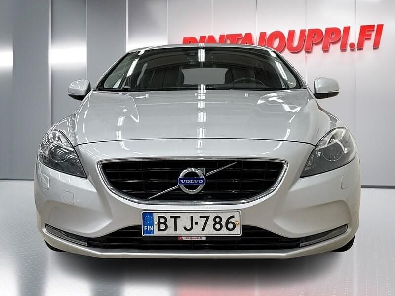 Käytetty Volvo V40 Business Edition 114 HP (83 kW) 2015 Harmaa Viistoperä