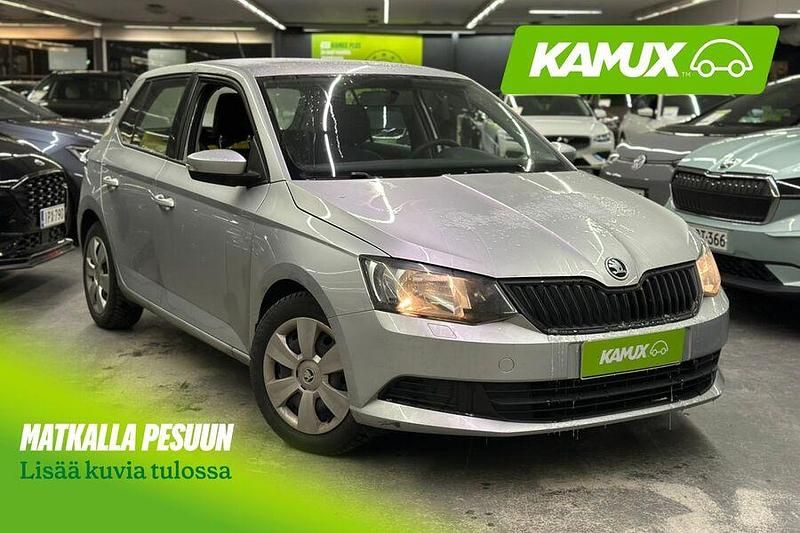 Hopea / harmaa Käytetty 2016 Skoda Fabia Active Sedan | 5 990 € (Hieman kallis) - Kuva 1/4