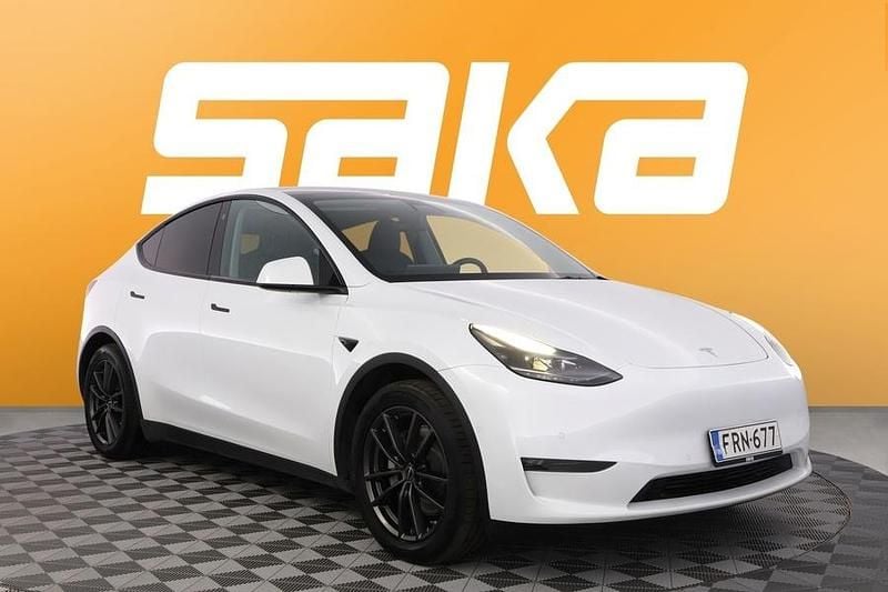 Käytetty 2022 Tesla Model Y Katumaasturi | 34 800 € (Perustarjous) - Kuva 1/3