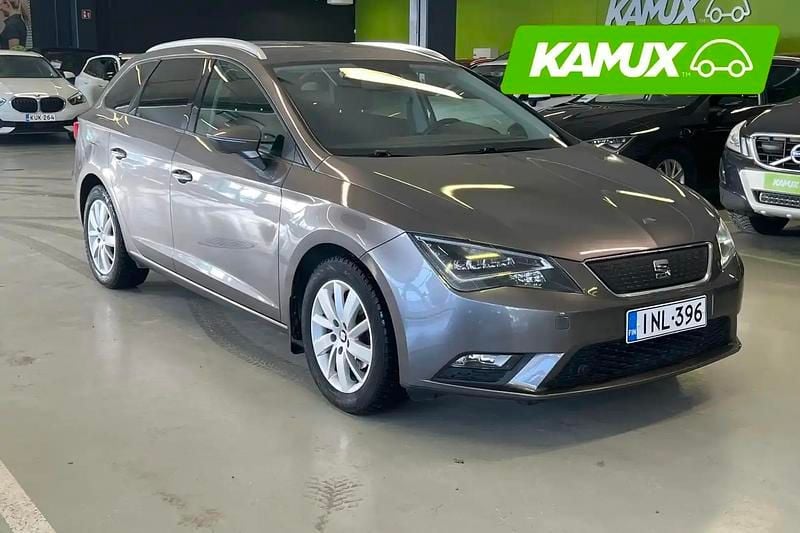 Käytetty Seat Leon ST Ecomotive 116 HP (85 kW) 2016 Hopea / harmaa Farmari